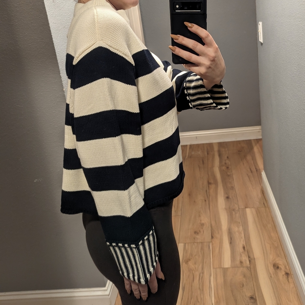 Sweater - Picture 5 of 8